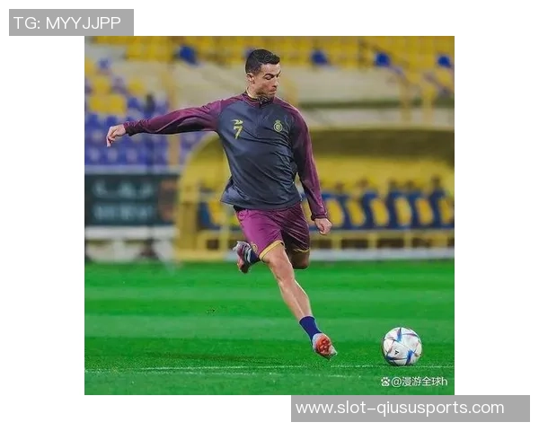 足球大师球员陪练助你提升技术水平成就足球梦想